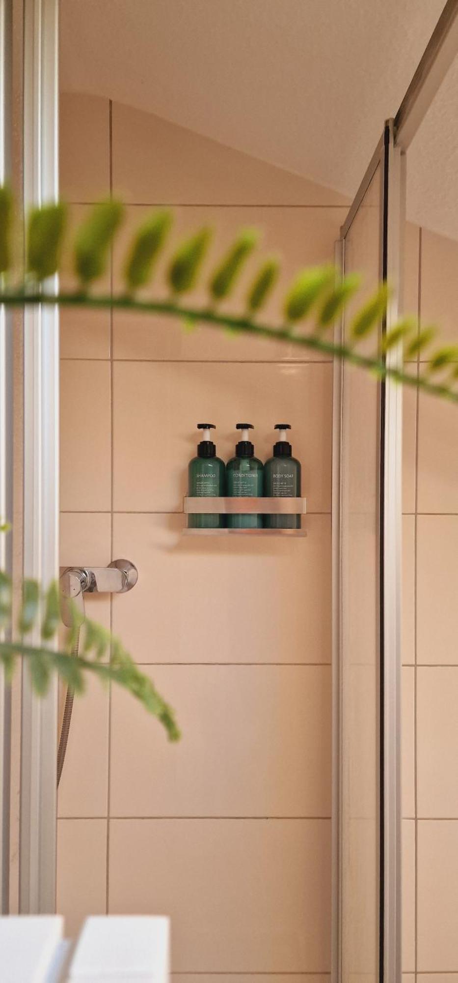 Grosse Koje Mit Terrasse Apartment Rostock Ngoại thất bức ảnh
